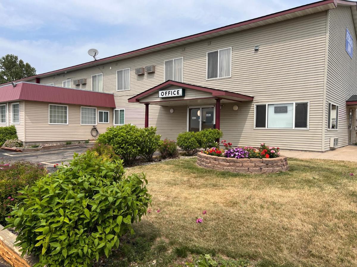 Fergus Inn Fergus Falls Exterior photo